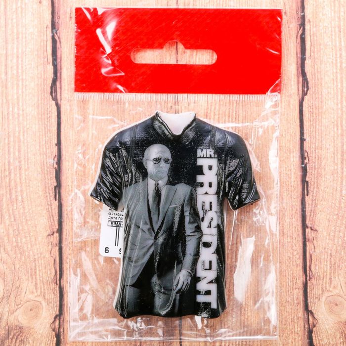 Магнит в форме футболки "Путин В.В. Mr. President", 7,7*5,4 см