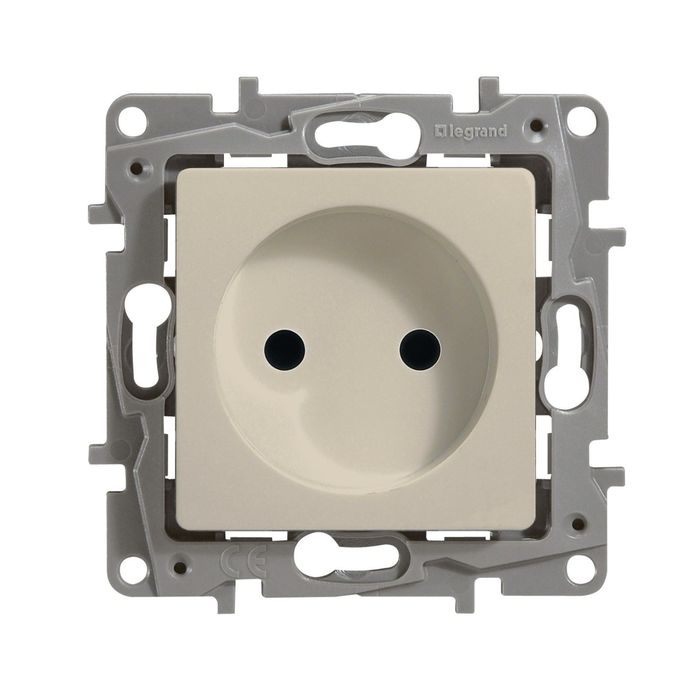 Механизм розетки 1-м СП Legrand "Etika Plus ", защ. шторки, без заземл., сл. кость