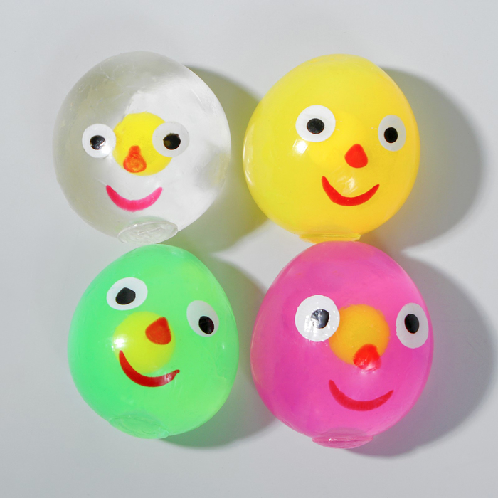 Мялка с водой "Яйцо" с глазками