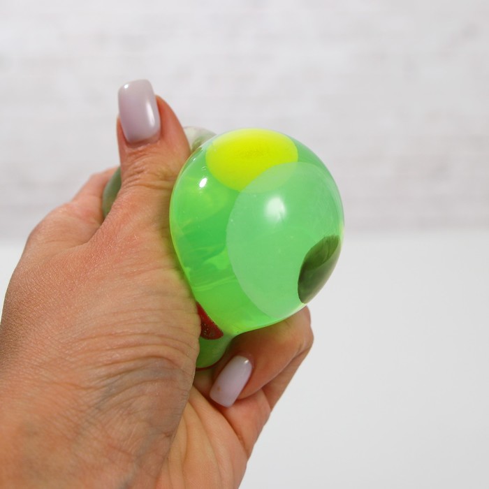 Мялка с водой "Яйцо" с глазками