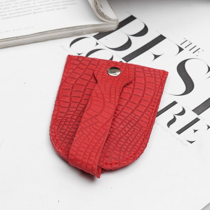 Ключница на кнопке, цвет красный