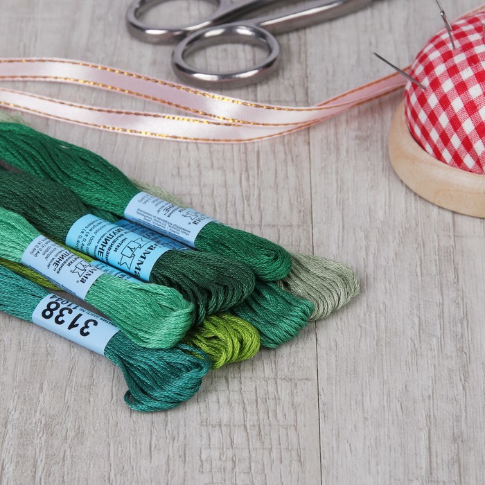 Набор ниток мулине "Спектр зелёный", 8±1м, 7шт