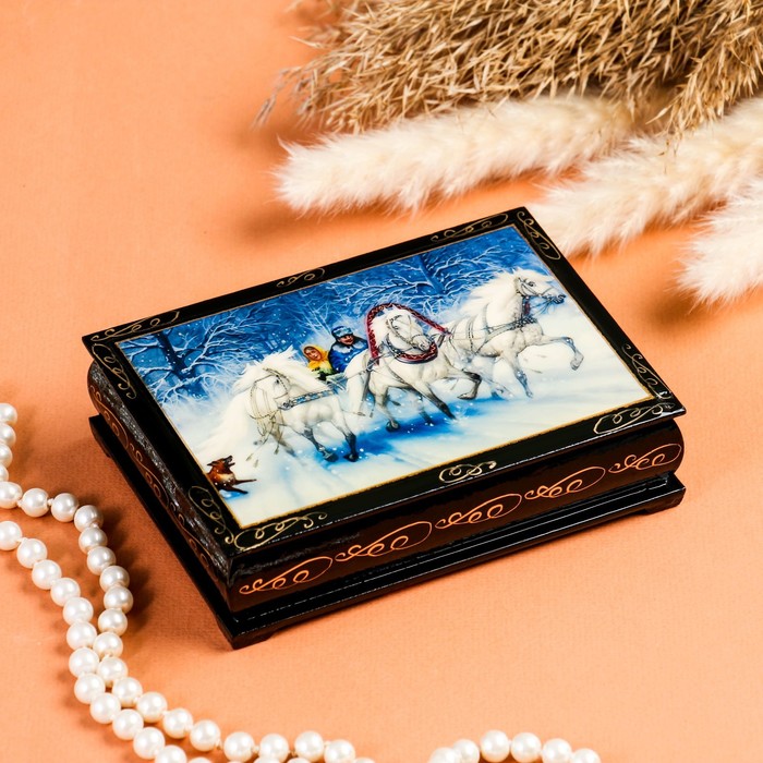 шкатулка авторская лаковая миниатюра автор лукашин н русская тройка 18х14х12 см Шкатулка «Зимняя тройка», 10×14 см, лаковая миниатюра