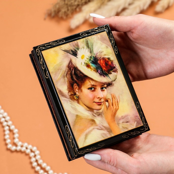 Шкатулка «Дама в шляпке», 10×14 см, лаковая миниатюра