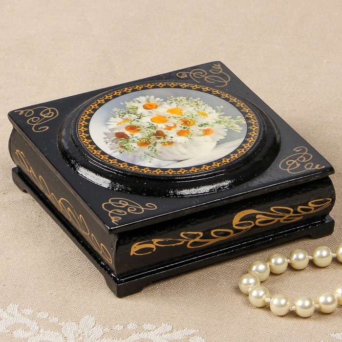 Шкатулка «Белые герберы», 9×9 см, лаковая миниатюра, с накладкой