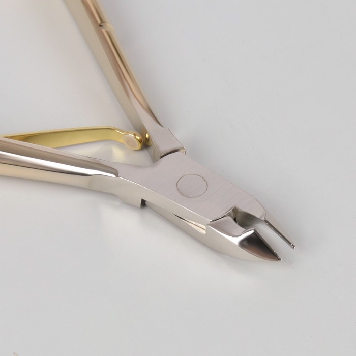 Кусачки маникюрные, одинарная пружина, 10см, рабочая область-6мм, цвет золотой/серебристый