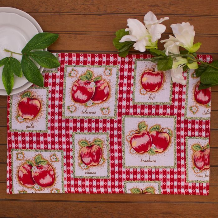 Салфетка на стол "Яблоки" 33х45 см