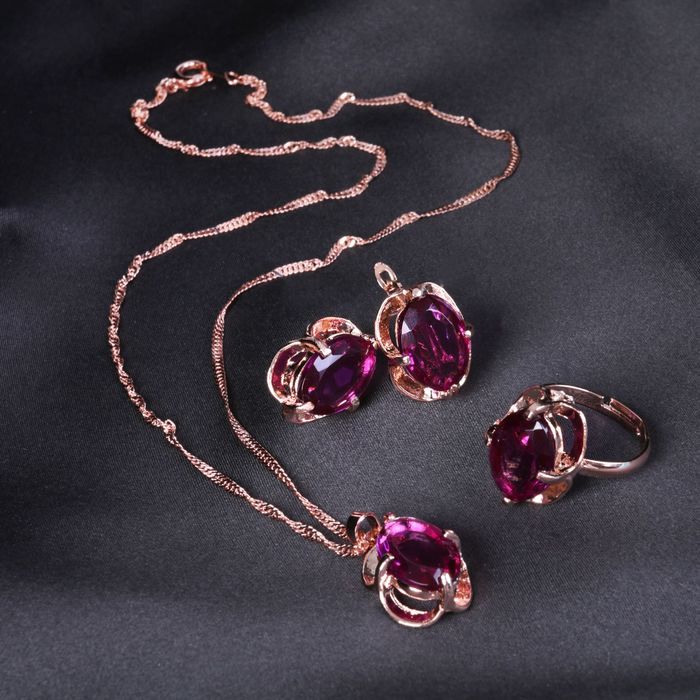 Гарнитур 3 предмета: серьги, кулон, кольцо безразмерное "Эдель" классик, цвет фиолетовый в золоте, 45см