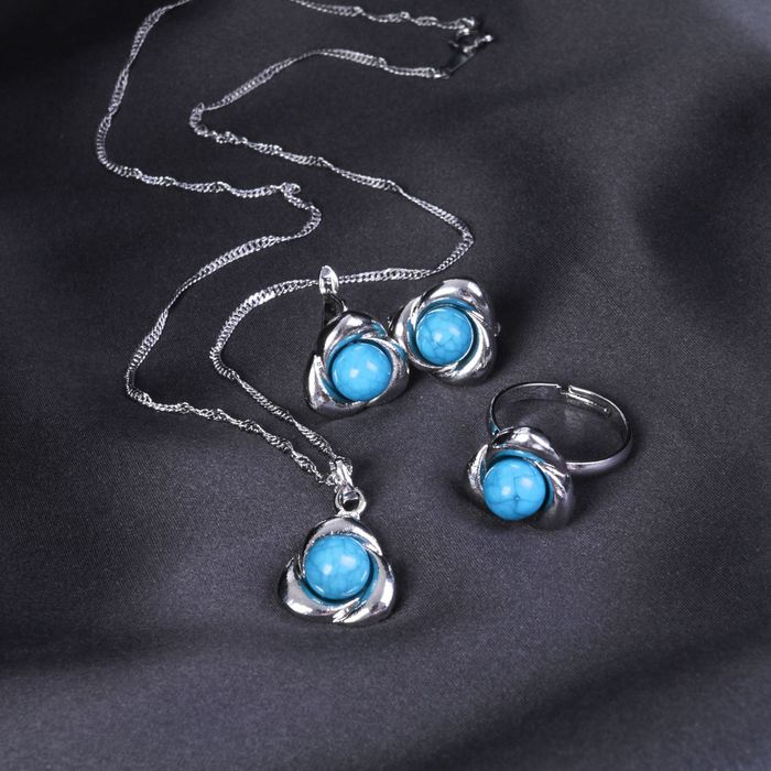 Гарнитур 3 предмета: серьги, кулон, кольцо безразмерное "Эдель" трилистник, цвет синий в серебре, 45см 18