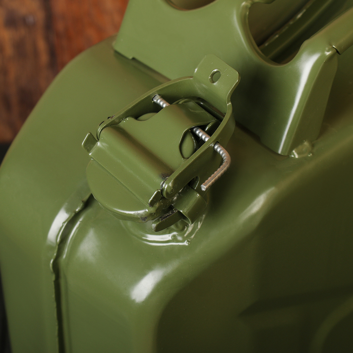 Канистра хозяйственно-бытовая для горючего и масел, 20 л, порошковая окраска, ГОСТ 5105-82