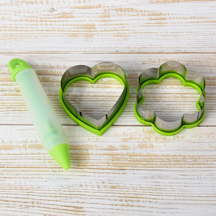 Набор кондитерский "Грин" 3 предмета: шприц 15х2,5 см, 2 формы 8х8 см