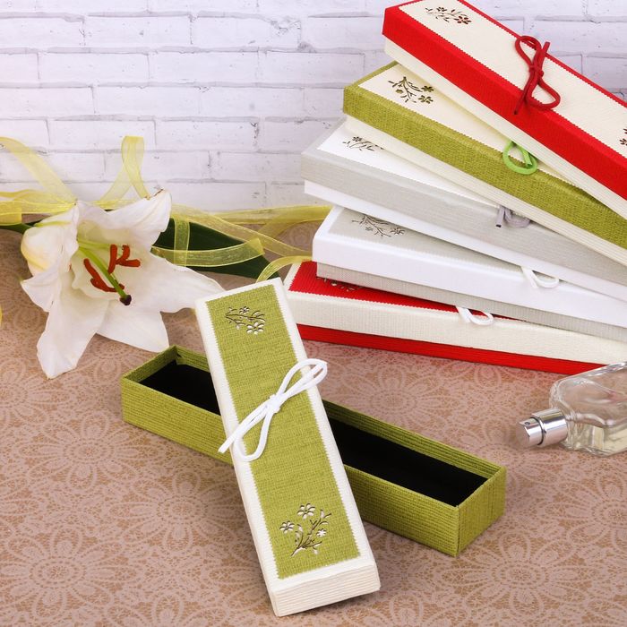 Коробочка подарочная под браслет/цепочку/часы "Цветы ажурные" с бантиком 21*4*3, цвет МИКС