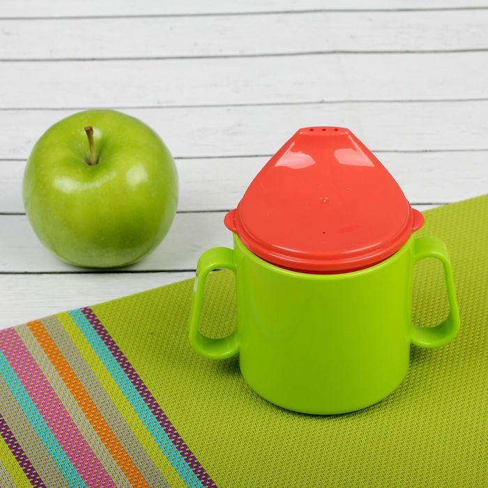 Кружка-поильник с твёрдым носиком, 180 мл, цвет зелёный/красный