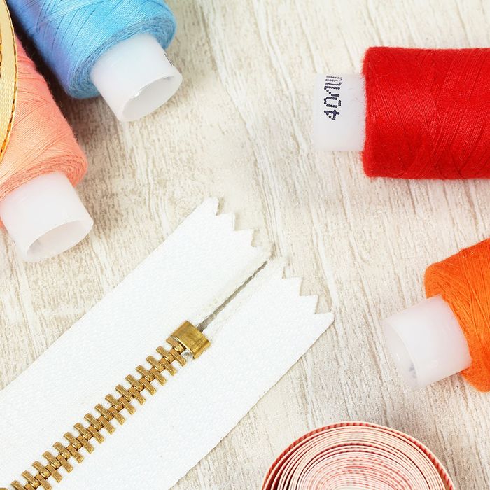 Молния №4, неразъёмная, 6см, цвет белый