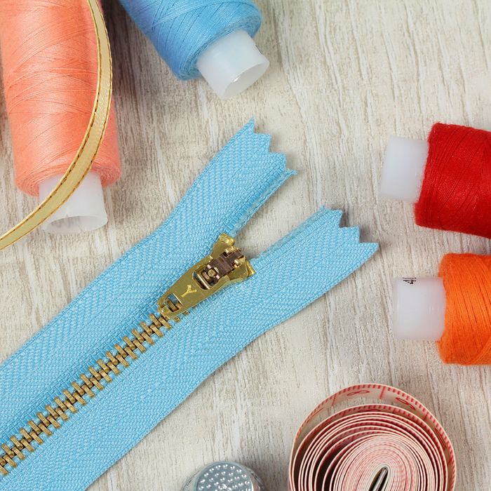 Молния №4, неразъёмная, 10см, цвет голубой