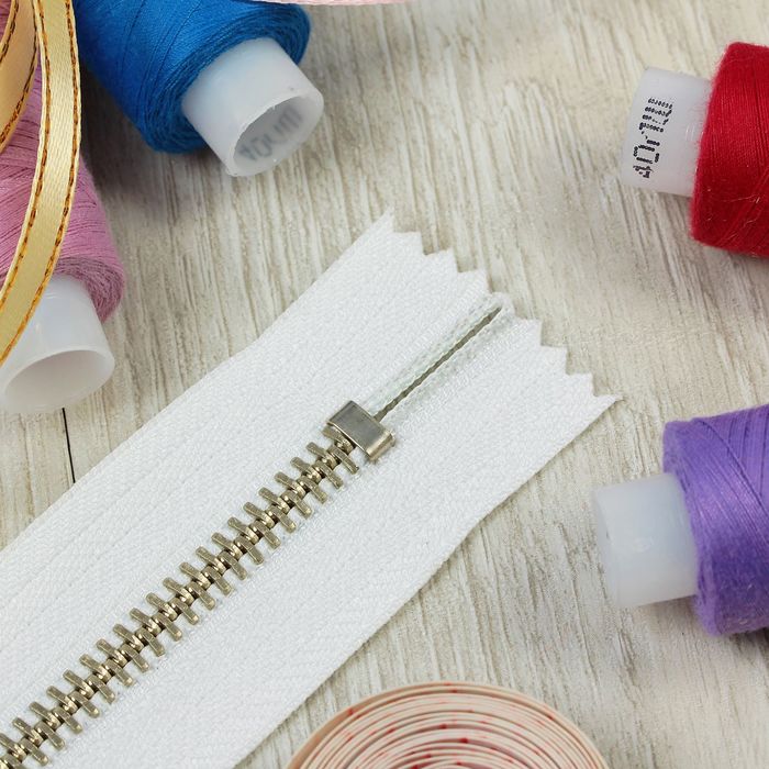 Молния №5, неразъёмная, 18см, цвет белый