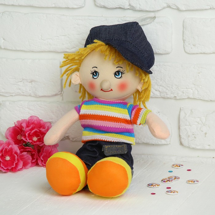 Мягкая игрушка кукла "Паренек" в кепке, цвета МИКС