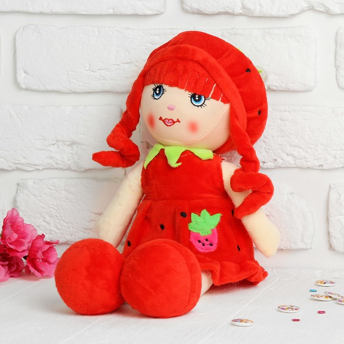Мягкая игрушка кукла "Девочка" на платье клубничка, цвета МИКС