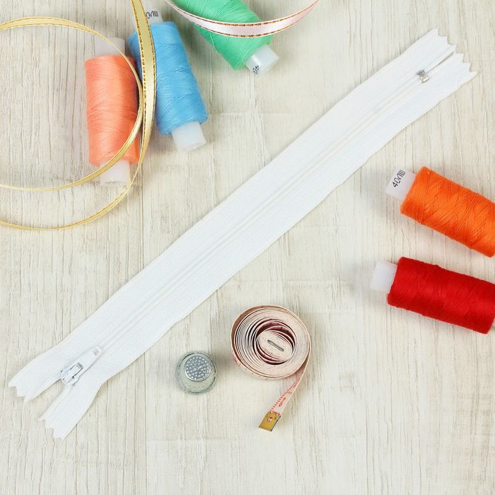 Молния "Спираль", №3, неразъёмная, 20см, цвет белый