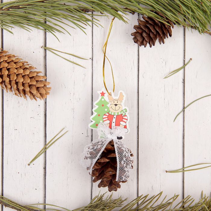 Подвеска с шишкой "Олень"