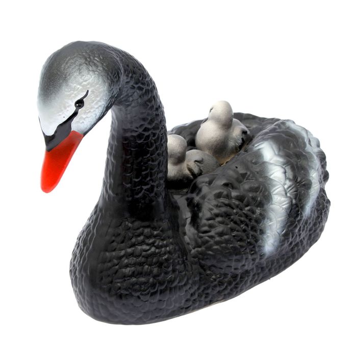 Садовая фигура "Лебедь с птенцами" акрил, чёрный, 27x46 см