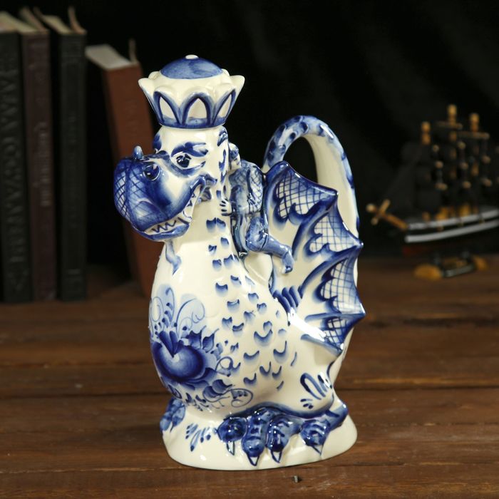 Штоф сувенирный фарфор "Дракон" 1 л кобальт 24х12х20 см