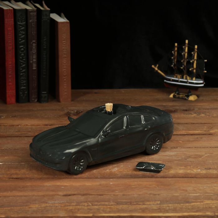 Штоф сувенирный фарфор "Автомобиль BMW" 750 мл 9х10х26 см