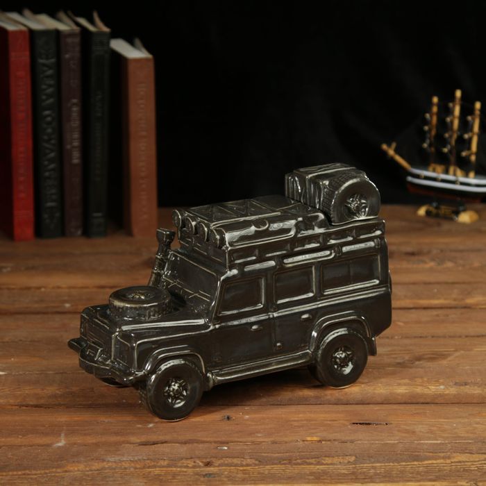 Штоф сувенирный фарфор "Автомобиль Land Rover" 1 л 15х11х25 см