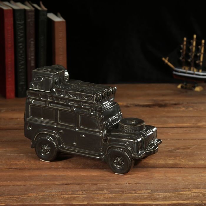 Штоф сувенирный фарфор "Автомобиль Land Rover" 1 л 15х11х25 см