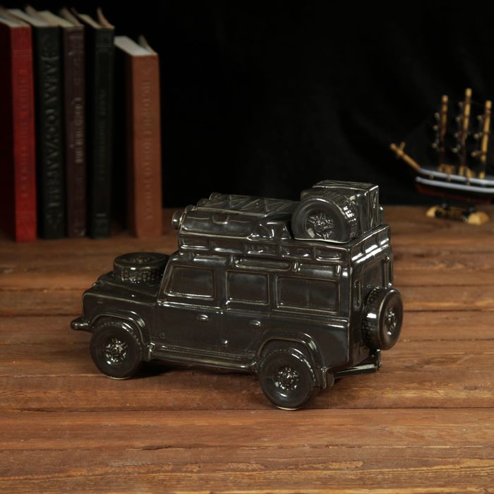 Штоф сувенирный фарфор "Автомобиль Land Rover" 1 л 15х11х25 см