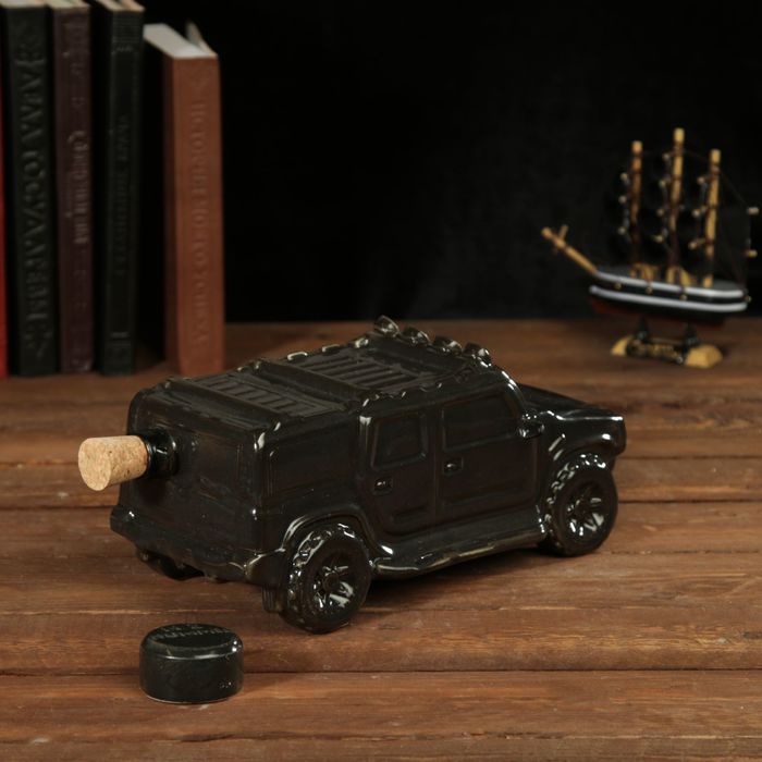 Штоф сувенирный фарфор "Автомобиль Хаммер" 500 мл 11х13х26 см