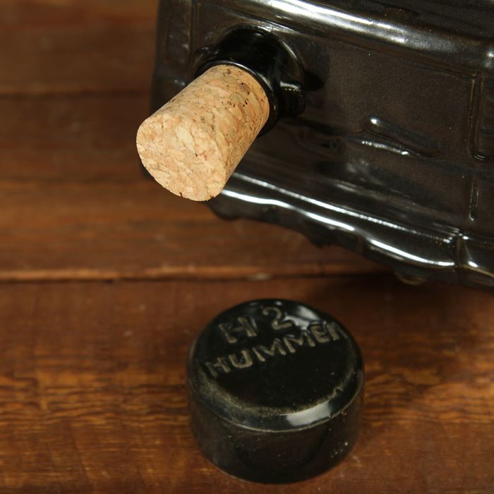 Штоф сувенирный фарфор "Автомобиль Хаммер" 500 мл 11х13х26 см