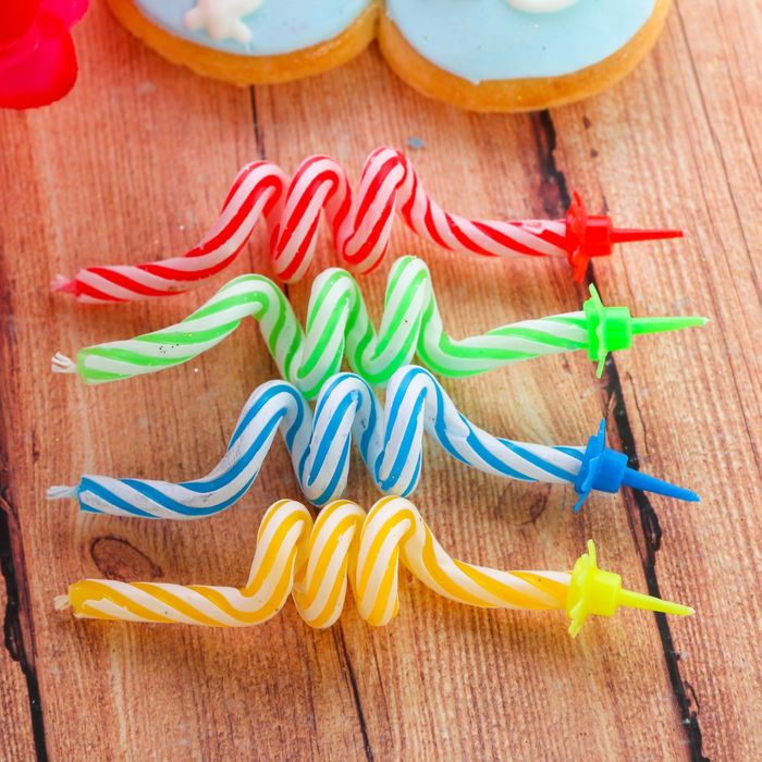 Набор витых свечей в торт "С днем рождения" 4 шт.