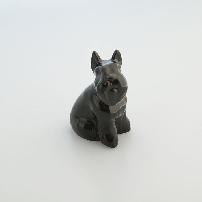 Статуэтка фарфоровая "Ризеншнауцер черный", 8 см