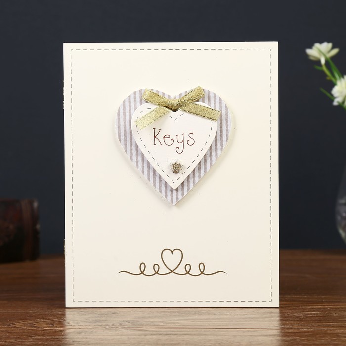 Ключница дерево "Ключи от сердца" 22х18х6 см