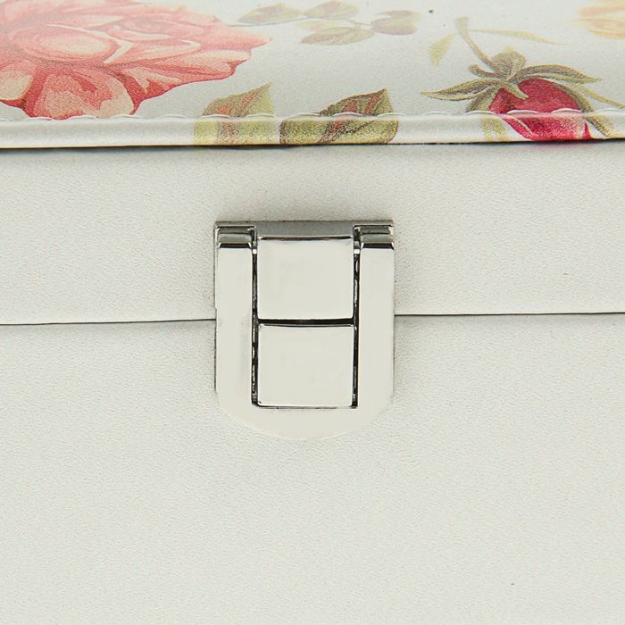 Шкатулка кожзам для украшений "Розы" 6,5х18х18 см