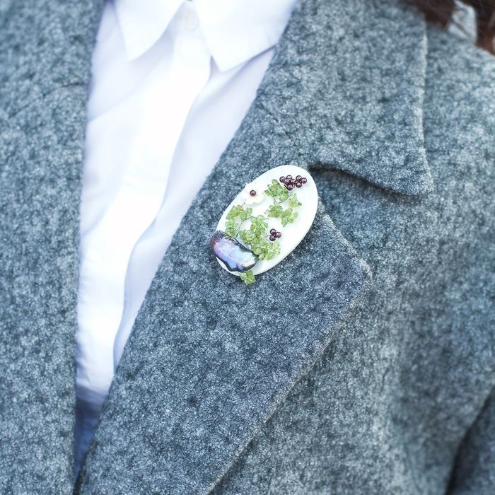 Брошь роскошь "МИКС камней" полянка