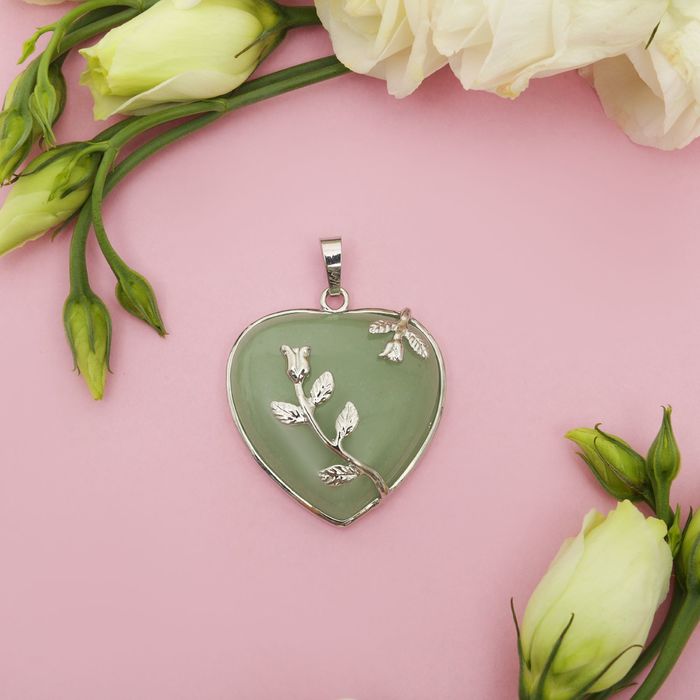 Подвеска сердце в цветочных оковах "Нефрит"