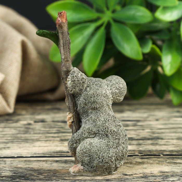 Сувенир "Коала с веткой" 4,5х3,5х8,5 см