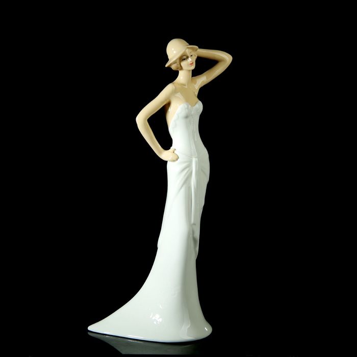 Сувенир "Юная леди" 30,5х12,5х8 см