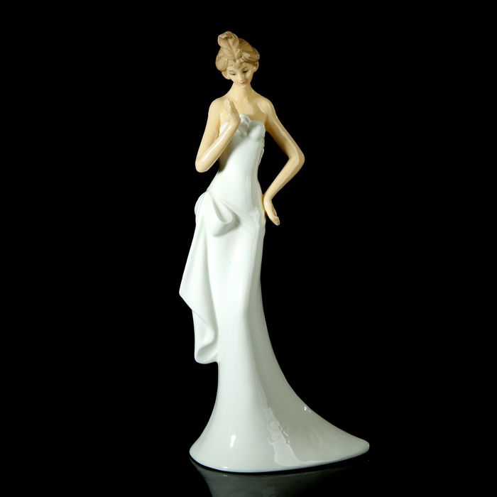 Сувенир "Обольстительница" 31,5х12,5х8,8 см