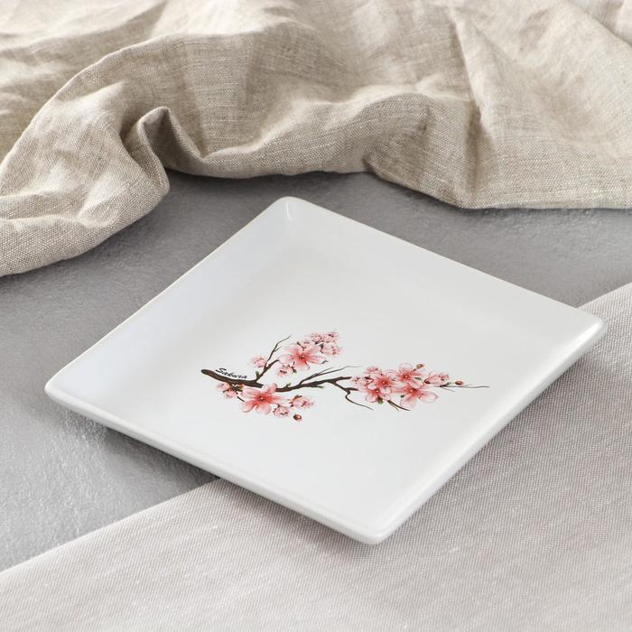фото Тарелка "квадрат" для суши, белая с деколью, 19 см, микс керамика ручной работы