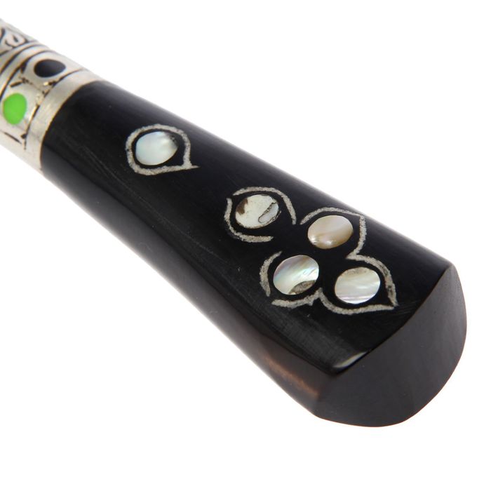 Пчак Шархон, рукоять из эбонита, латуни, мельхиора и пластика с садафом