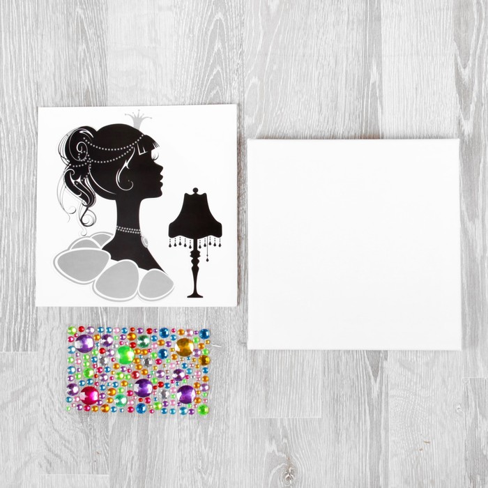 Аппликация наклейками и стразами на холсте "Девичий профиль"