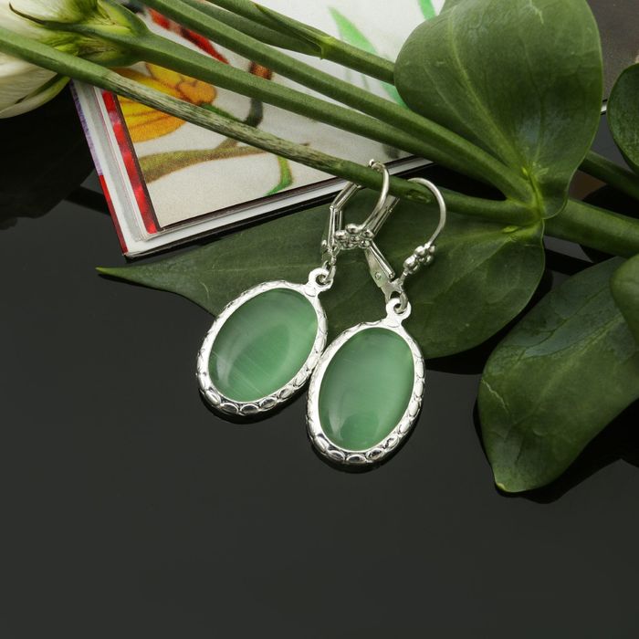 Серьги мини "Кошачий глаз" овал, цвет светло-зелёный