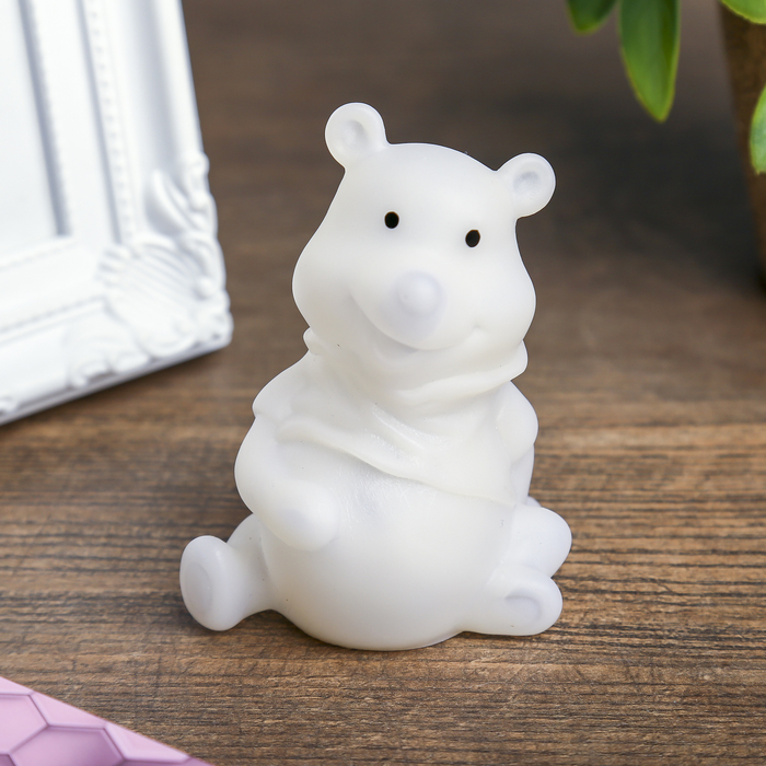 Световой сувенир "Мишка с бантиком" светится разными цветами 7х5х5 см