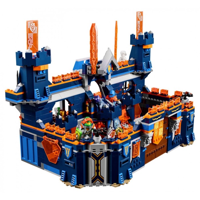 Конструктор "Королевский замок Найтон", 1426 деталей