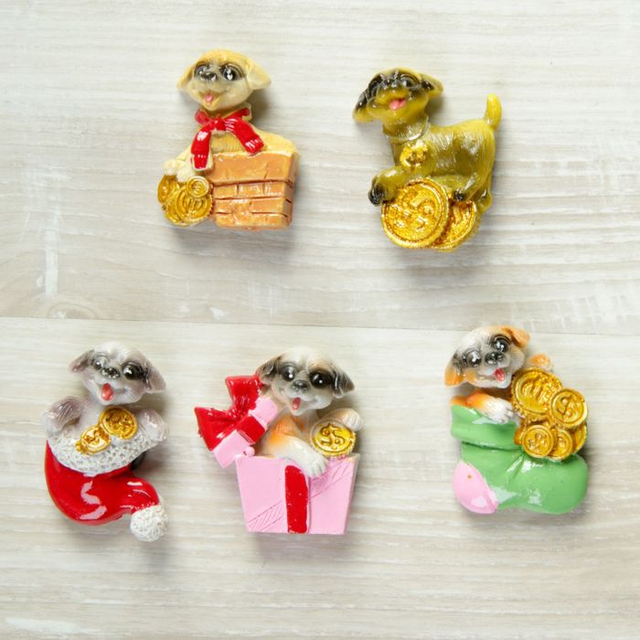 Магнит полистоун "Пёсик-подарок" МИКС 4х3,7 см