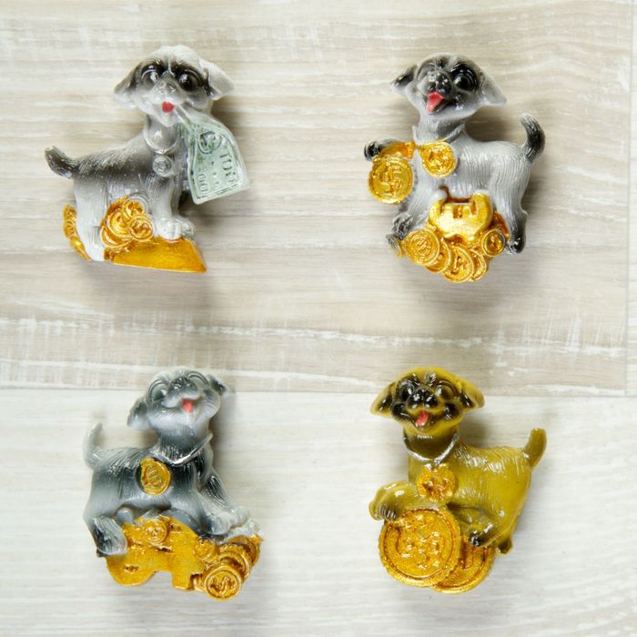 Магнит полистоун "Пёсик-богач с монетами и купюрами" МИКС 4,2х3,5 см