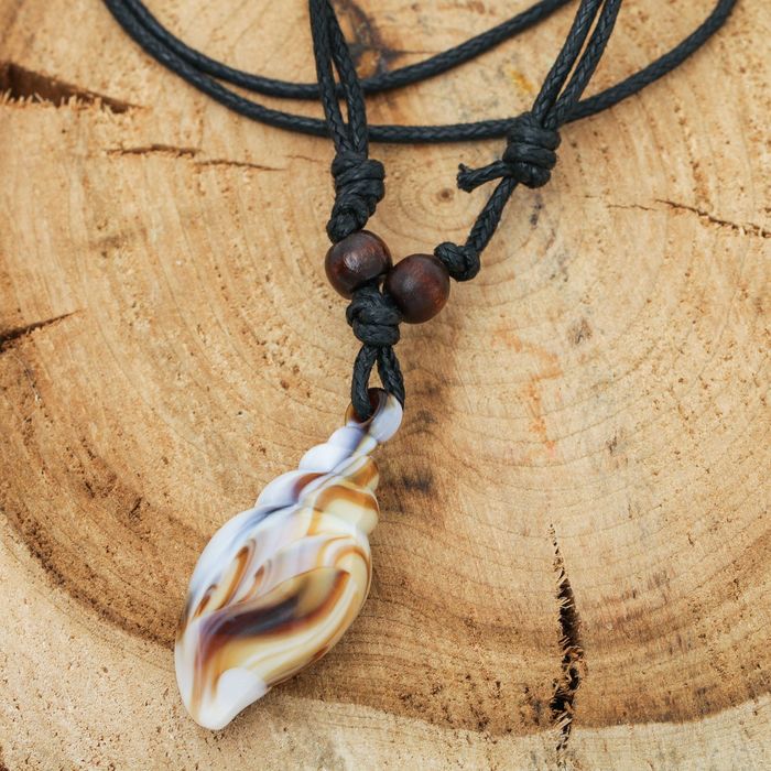 Кулон на шнурке "Ракушка", длина 40-80см регулир-я, цвет коричнево-черный